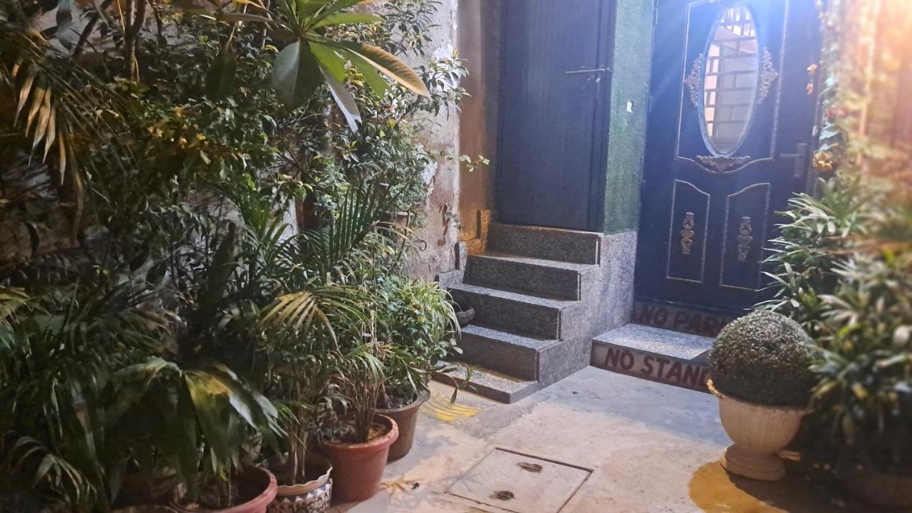 Sufi Khandar Home Stay Neu-Delhi Exterior foto